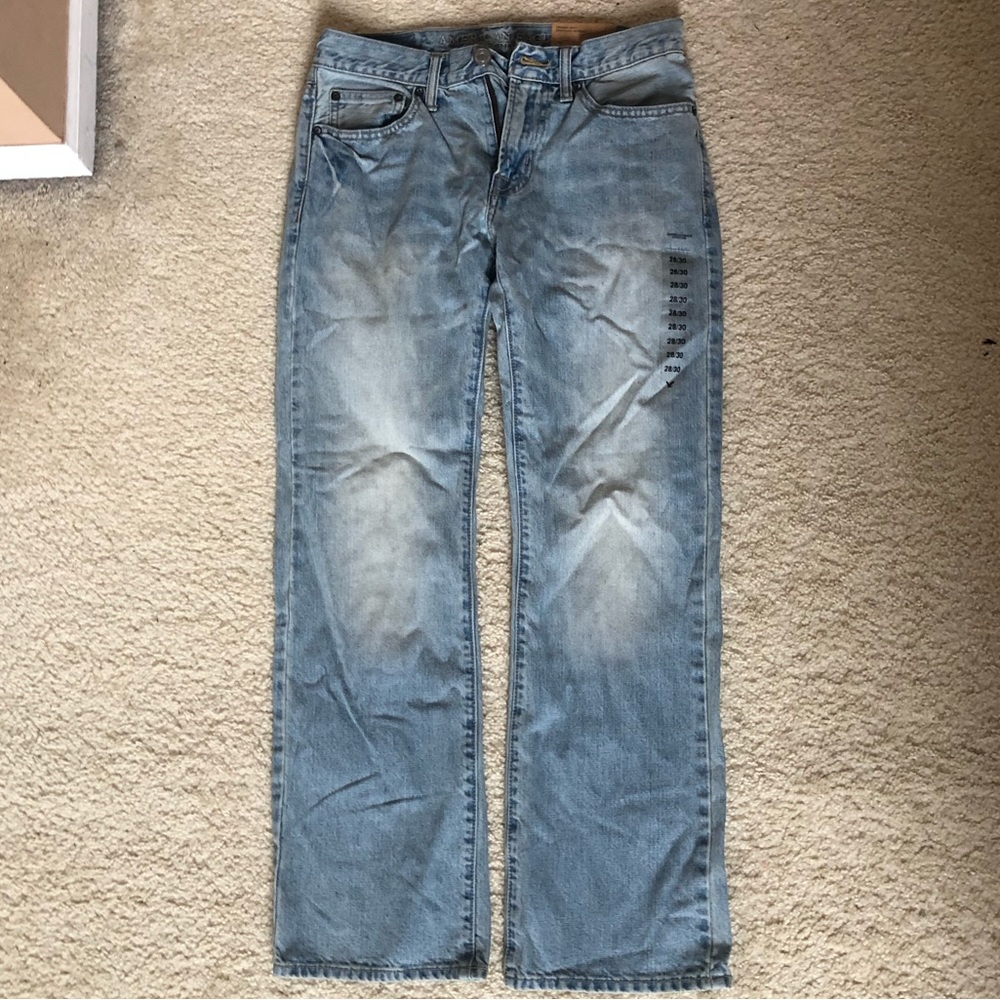 Light Wash Faded American Eagle Jeans